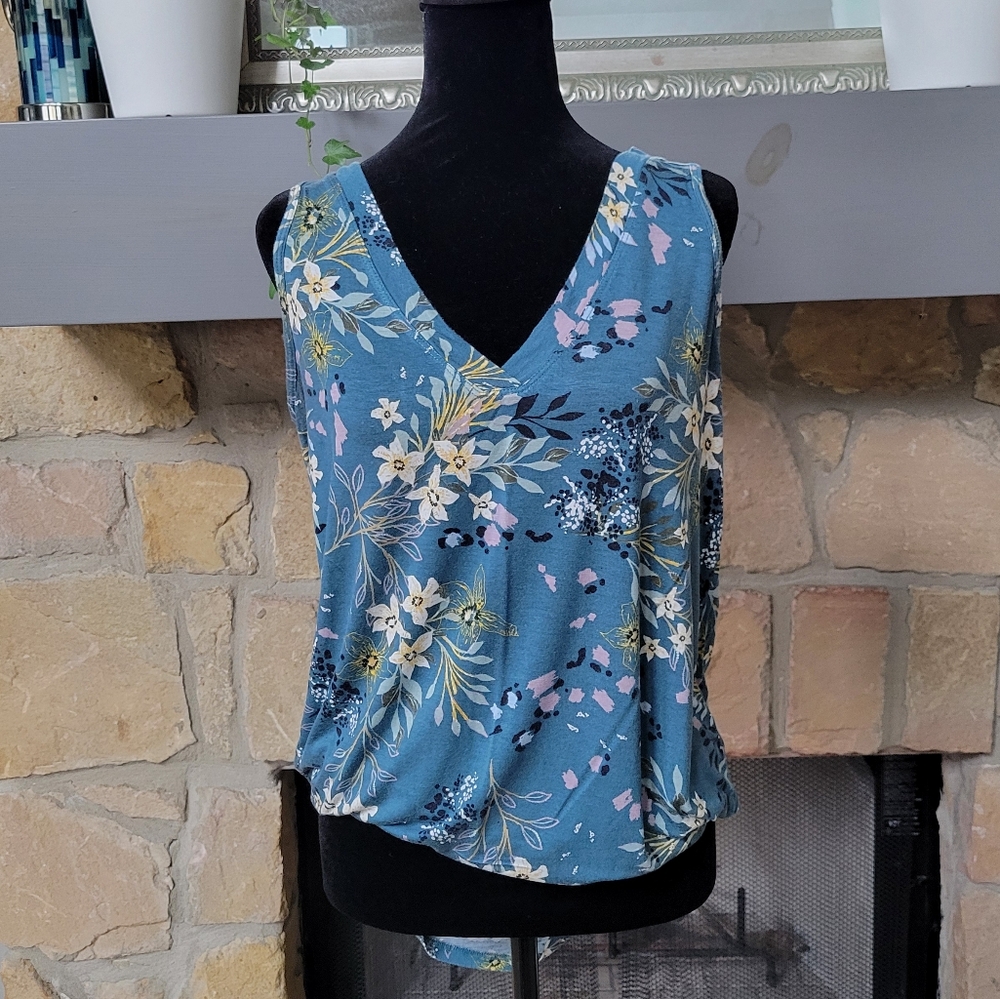 Maurices 24/7 knit v-neck tank, teal floral pattern, size M